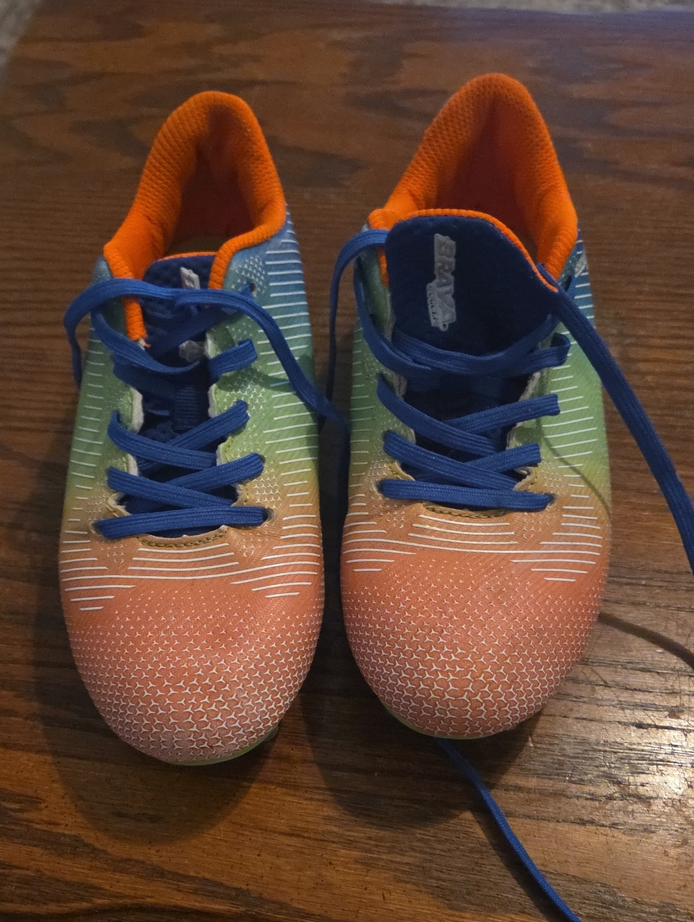 Brava Youth Soccer Cleats Size 4.5